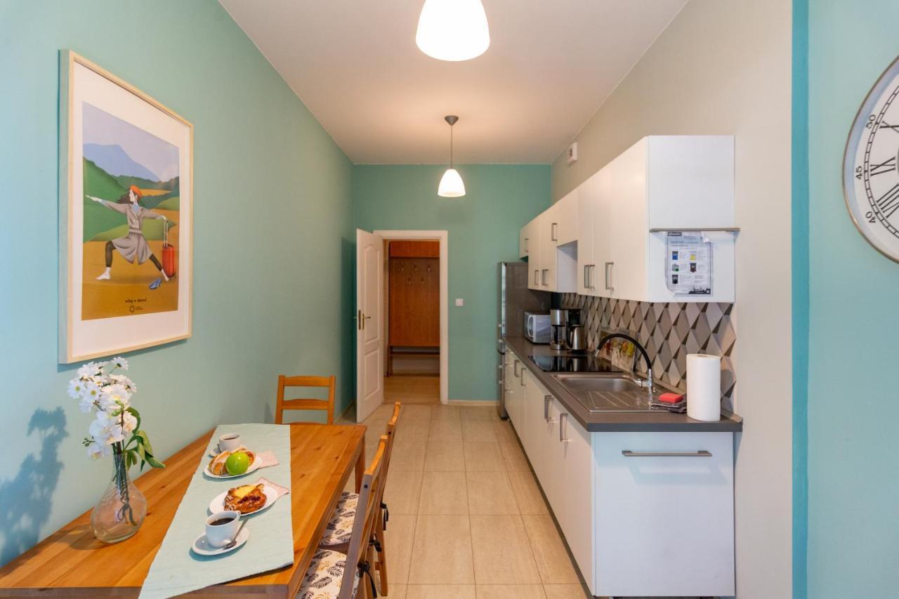 Spacious, Central & Artistic W/Brand New Bathroom! クラクフ エクステリア 写真